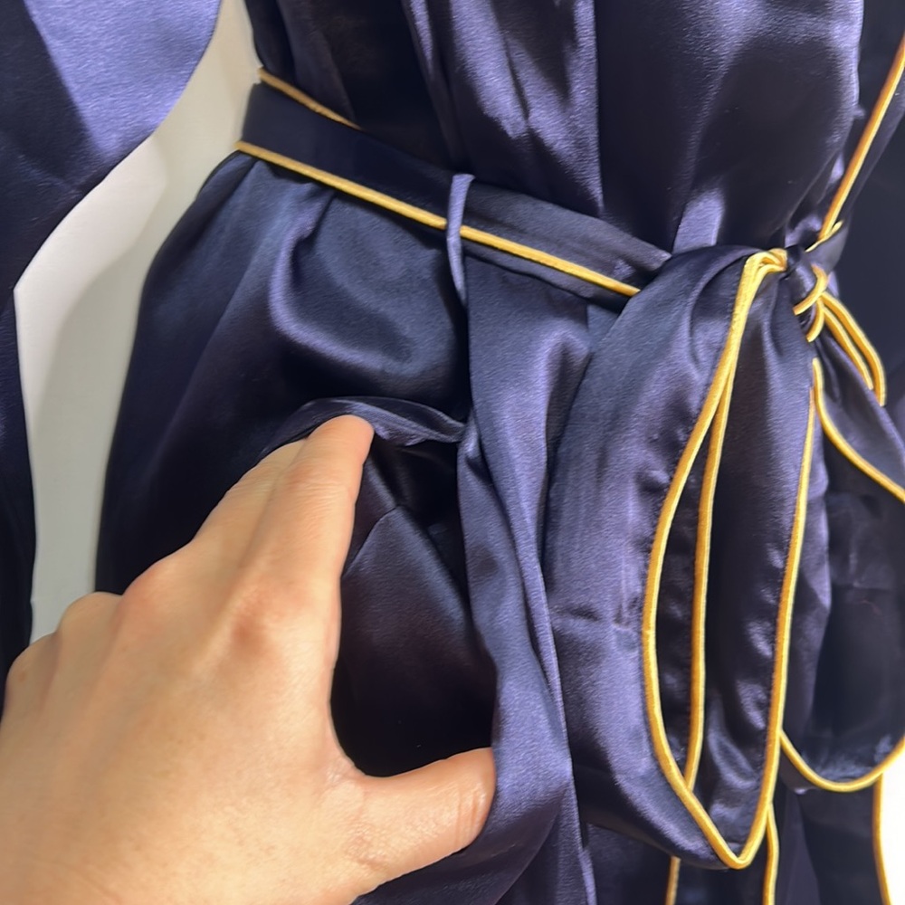 Victoria’s Secret vintage 1996 satin blue gold pocketed long sleeve/length robe - Picture 5 of 11
